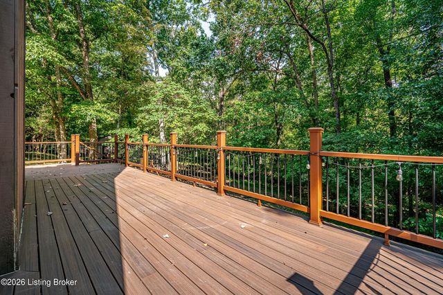 1000 Hobbs Ln, Fisherville, KY 40023