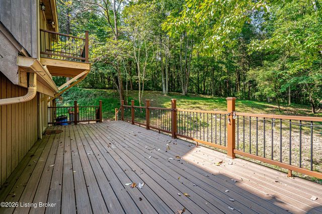 1000 Hobbs Ln, Fisherville, KY 40023