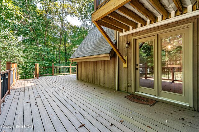 1000 Hobbs Ln, Fisherville, KY 40023