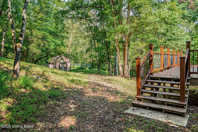 1000 Hobbs Ln, Fisherville, KY 40023