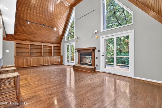 1000 Hobbs Ln, Fisherville, KY 40023