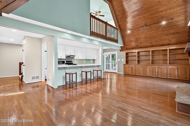 1000 Hobbs Ln, Fisherville, KY 40023