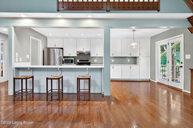 1000 Hobbs Ln, Fisherville, KY 40023