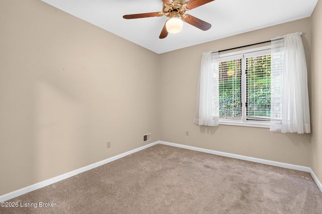 1000 Hobbs Ln, Fisherville, KY 40023
