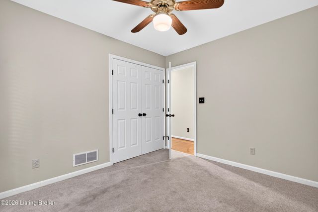 1000 Hobbs Ln, Fisherville, KY 40023