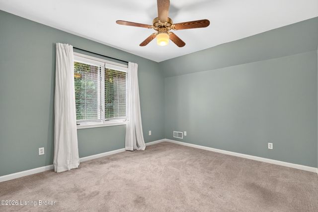 1000 Hobbs Ln, Fisherville, KY 40023