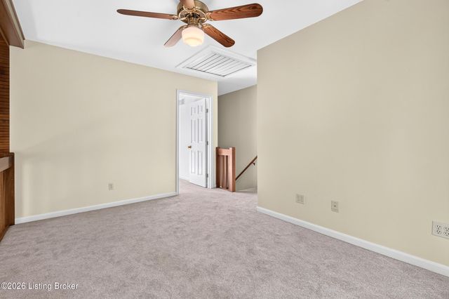 1000 Hobbs Ln, Fisherville, KY 40023