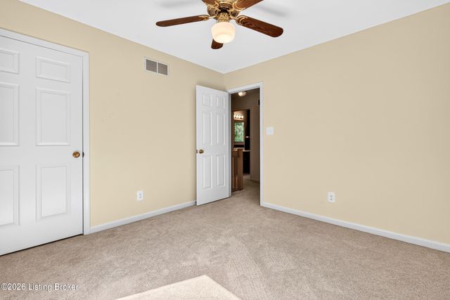 1000 Hobbs Ln, Fisherville, KY 40023