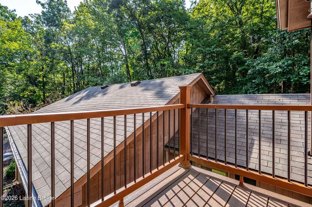 1000 Hobbs Ln, Fisherville, KY 40023