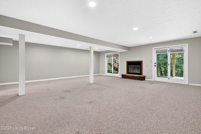 1000 Hobbs Ln, Fisherville, KY 40023