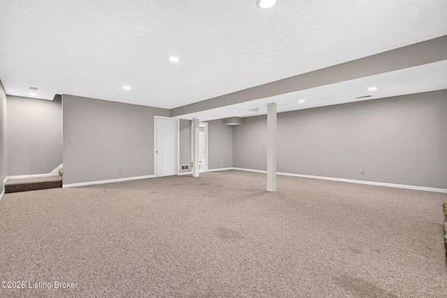1000 Hobbs Ln, Fisherville, KY 40023