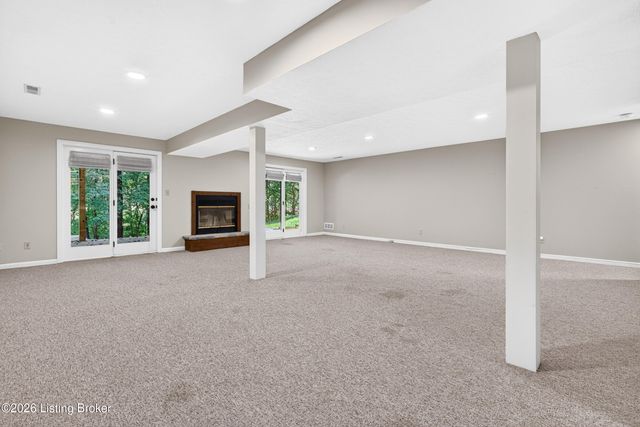 1000 Hobbs Ln, Fisherville, KY 40023