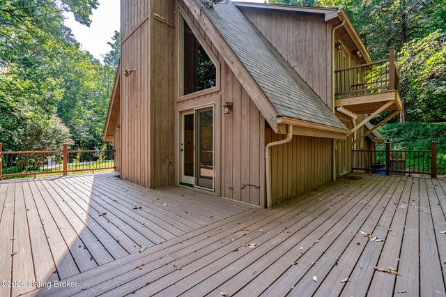 1000 Hobbs Ln, Fisherville, KY 40023