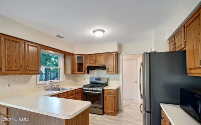 1220 Fox Hollow Drive, Toms River, NJ 08755