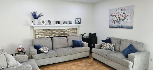 1220 Fox Hollow Drive, Toms River, NJ 08755