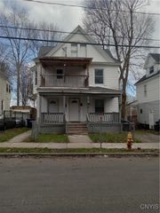 134 Parkway Dr Upper Apt 2 Apt 1 Lower, Syracuse, NY 13207