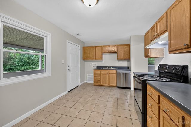 9670 Loralinda Drive, Cincinnati, OH 45251