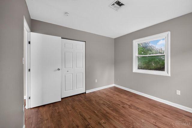 9670 Loralinda Drive, Cincinnati, OH 45251