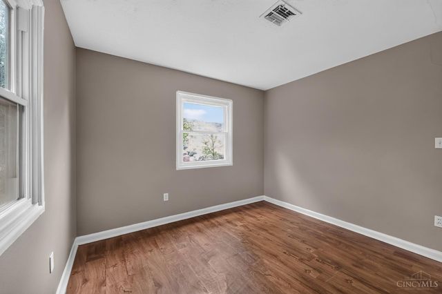 9670 Loralinda Drive, Cincinnati, OH 45251