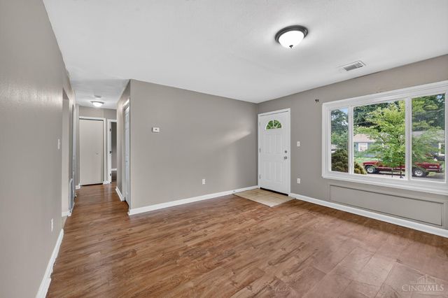 9670 Loralinda Drive, Cincinnati, OH 45251