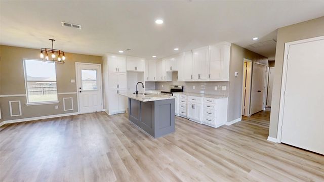 3000 Meandering Way, Granbury, TX 76049