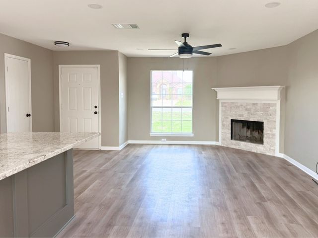 3000 Meandering Way, Granbury, TX 76049