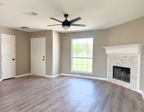 3000 Meandering Way, Granbury, TX 76049