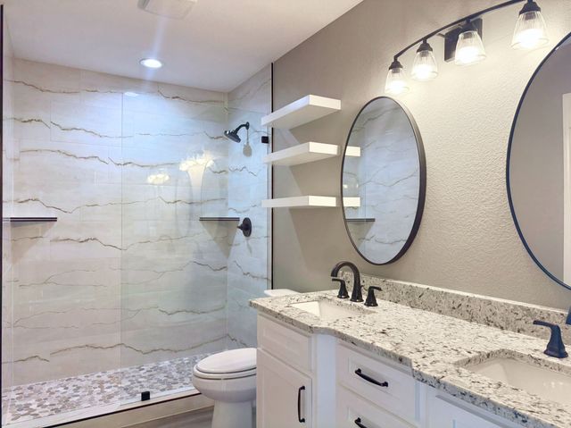 3000 Meandering Way, Granbury, TX 76049