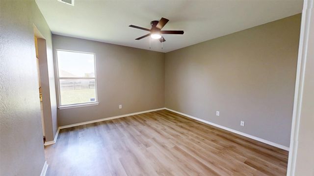 3000 Meandering Way, Granbury, TX 76049