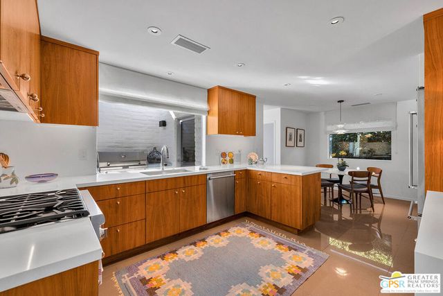 2352 S Yosemite Drive, Palm Springs, CA 92264