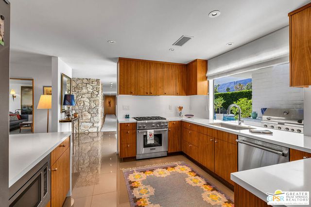 2352 S Yosemite Drive, Palm Springs, CA 92264