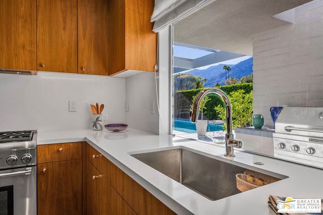 2352 S Yosemite Drive, Palm Springs, CA 92264