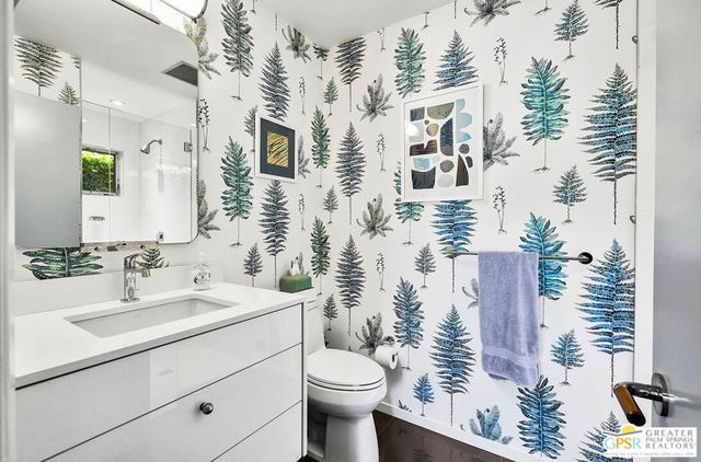 2352 S Yosemite Drive, Palm Springs, CA 92264