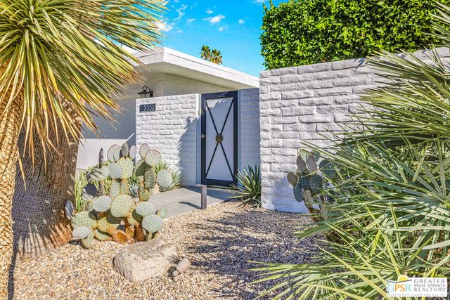 2352 S Yosemite Drive, Palm Springs, CA 92264