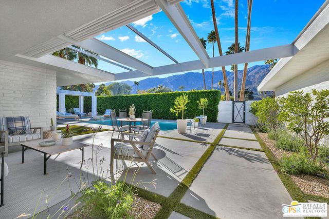 2352 S Yosemite Drive, Palm Springs, CA 92264