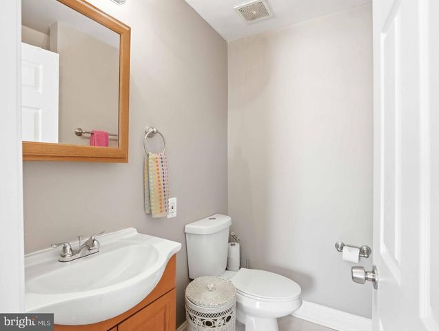 2805 MOUNT HOLLY ST, Baltimore, MD 21216