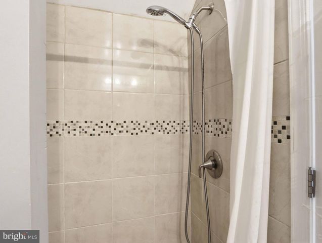 2805 MOUNT HOLLY ST, Baltimore, MD 21216