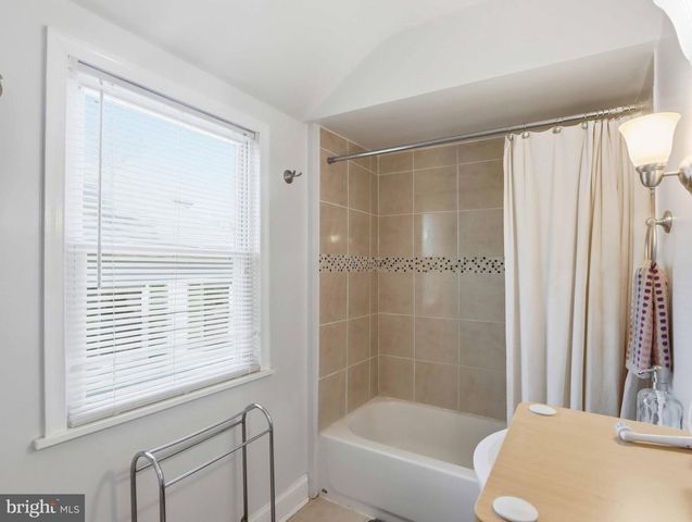 2805 MOUNT HOLLY ST, Baltimore, MD 21216