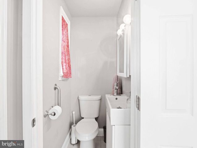2805 MOUNT HOLLY ST, Baltimore, MD 21216