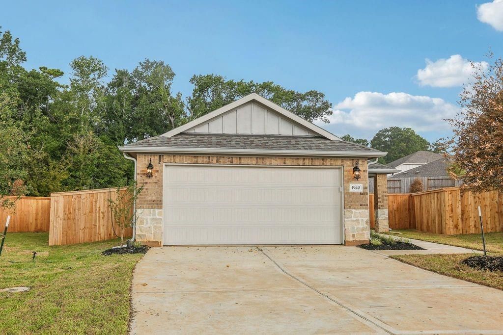 1940 Velvet Oak Ln, Conroe, TX 77304