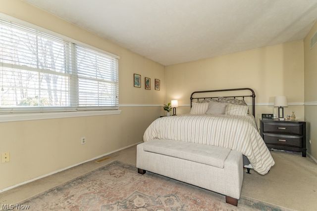 5430 Oak Ridge Drive, Willoughby, OH 44094