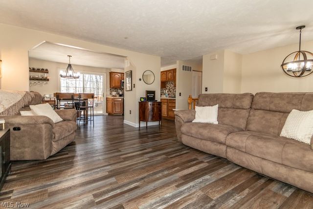 5430 Oak Ridge Drive, Willoughby, OH 44094