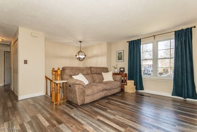 5430 Oak Ridge Drive, Willoughby, OH 44094