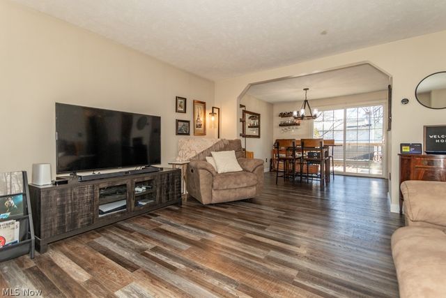 5430 Oak Ridge Drive, Willoughby, OH 44094