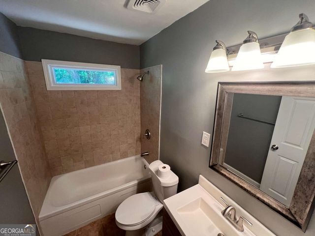 1947 Kenwood Place SE, Smyrna, GA 30082
