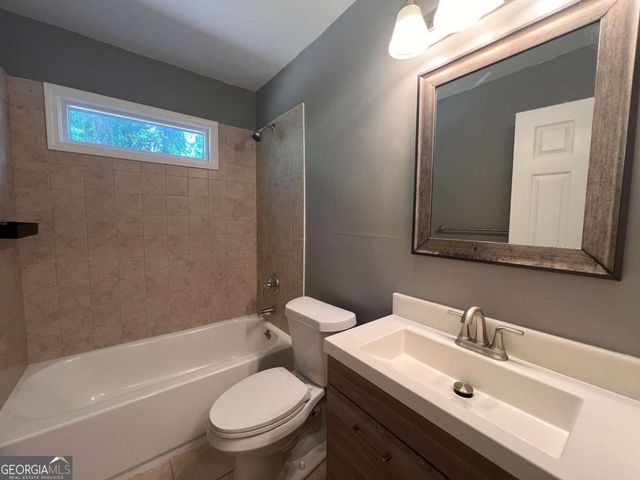 1947 Kenwood Place SE, Smyrna, GA 30082