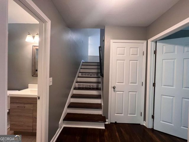 1947 Kenwood Place SE, Smyrna, GA 30082