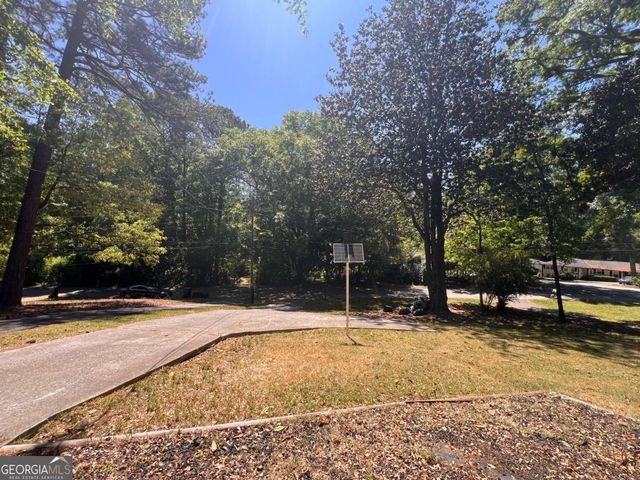 1947 Kenwood Place SE, Smyrna, GA 30082