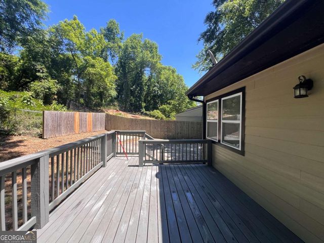 1947 Kenwood Place SE, Smyrna, GA 30082