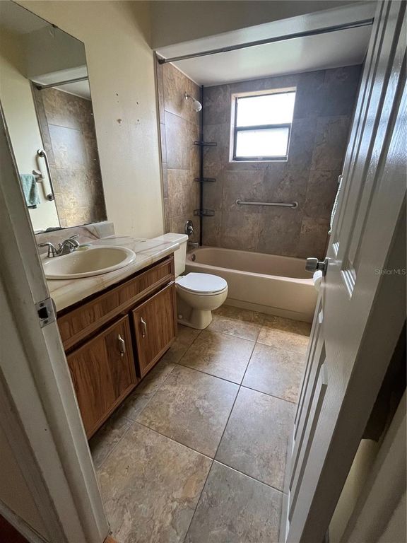 Image 13 of property listing at 3005 WEDGE COURT, Orlando, FL 32817